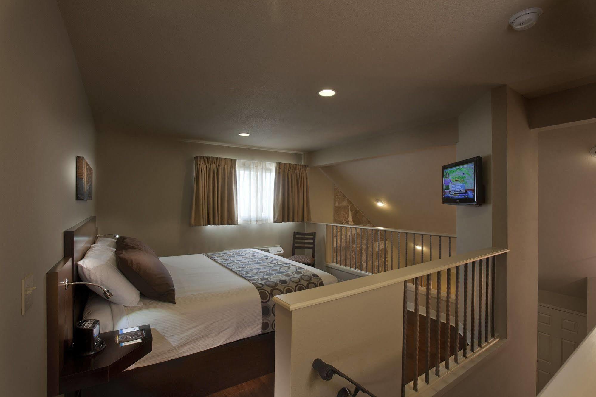 Hotel At Waterwalk Wichita Rum bild
